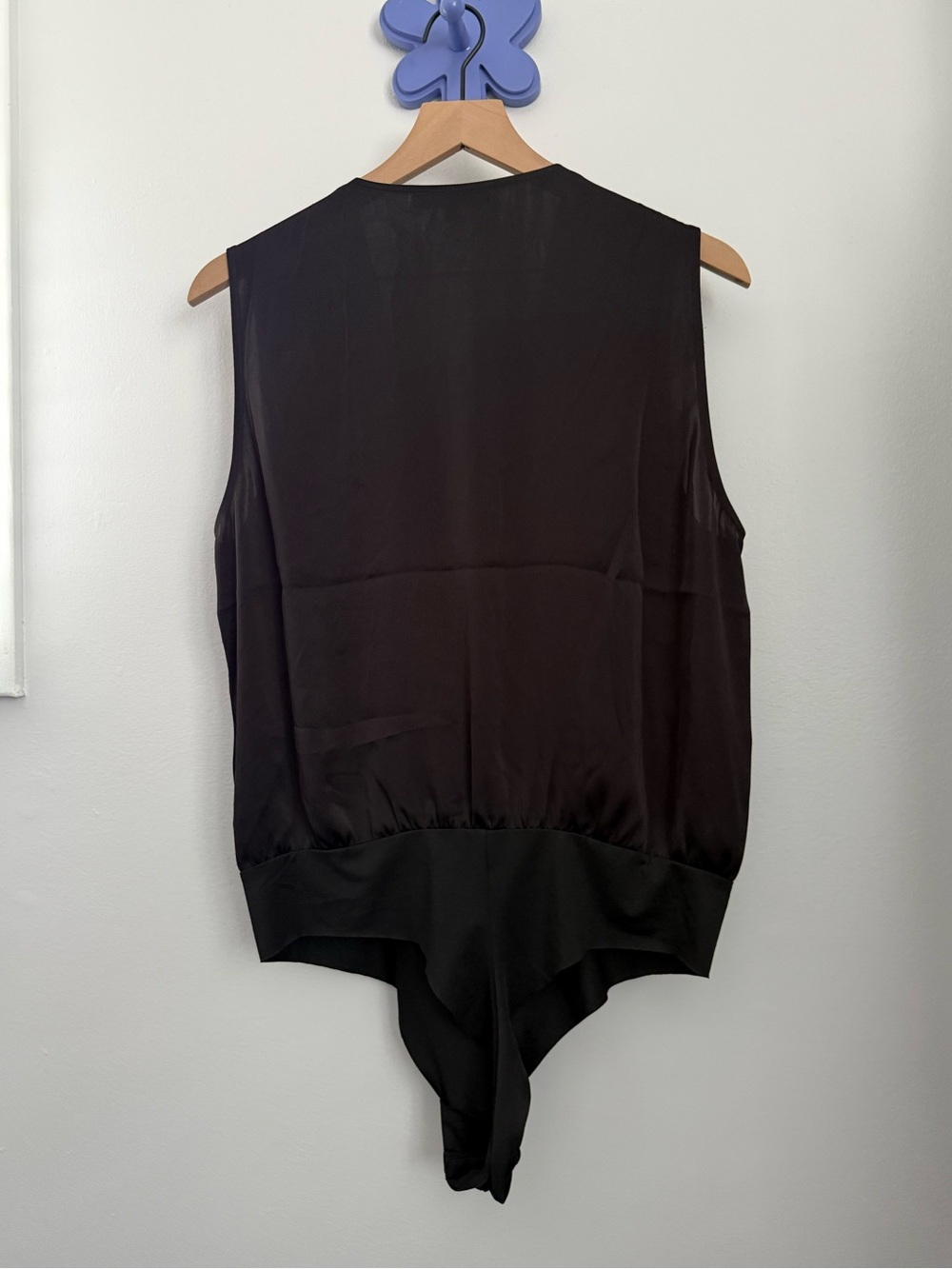 Favorite Daughter Large Sleeveless Date Drape Blouse Satin Black Career Business - Picture 6 of 10